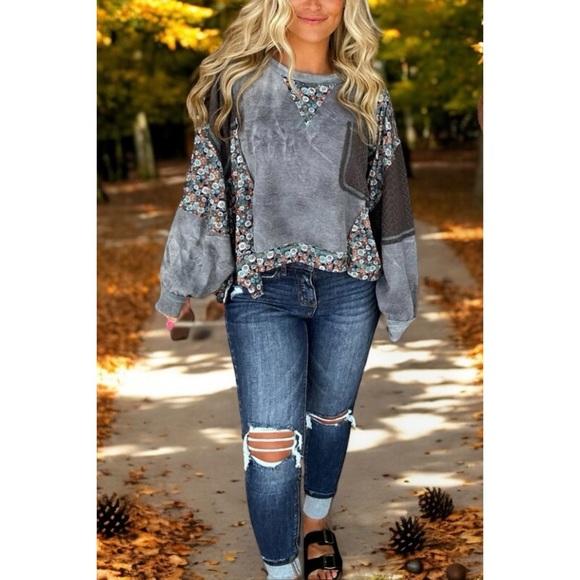 POL Charcoal Floral Mixed Fabric Thermal Top - Picture 7 of 11